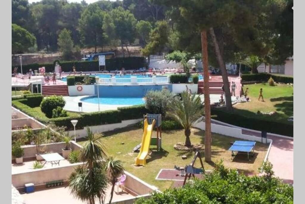 2Bd-Piscina-Playa-Port Aventura2 Salou Exterior foto